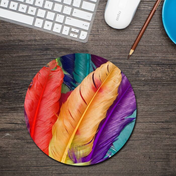 Feathers Round Mouse Pad